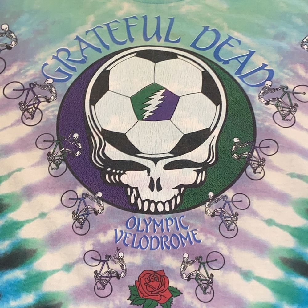1990 Grateful Dead Olympic Velodrome T-shirt. 19 1/2 x 27 1/2 see measurements
